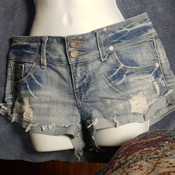 Ladies Shorts - Picture 10 of 13